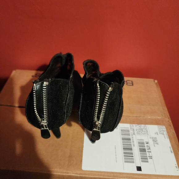 Black Lace Open Toe Heel - Picture 2 of 5